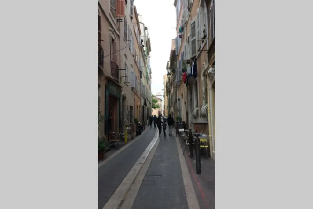 Maison d'hôtes Chambre au cœur de Marseille centre   le panier 